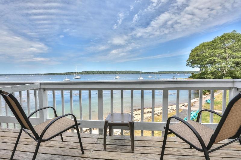 Smugglers Cove Inn Oceanfront Resort image
