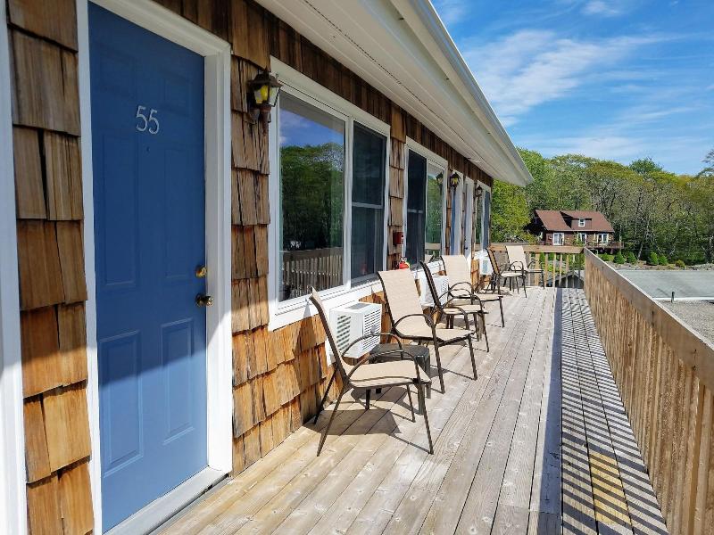 Smugglers Cove Inn Oceanfront Resort image