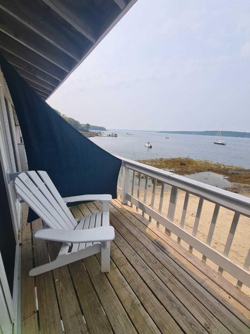 Smugglers Cove Inn Oceanfront Resort image