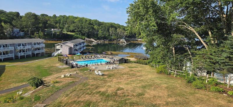 Smugglers Cove Inn Oceanfront Resort image