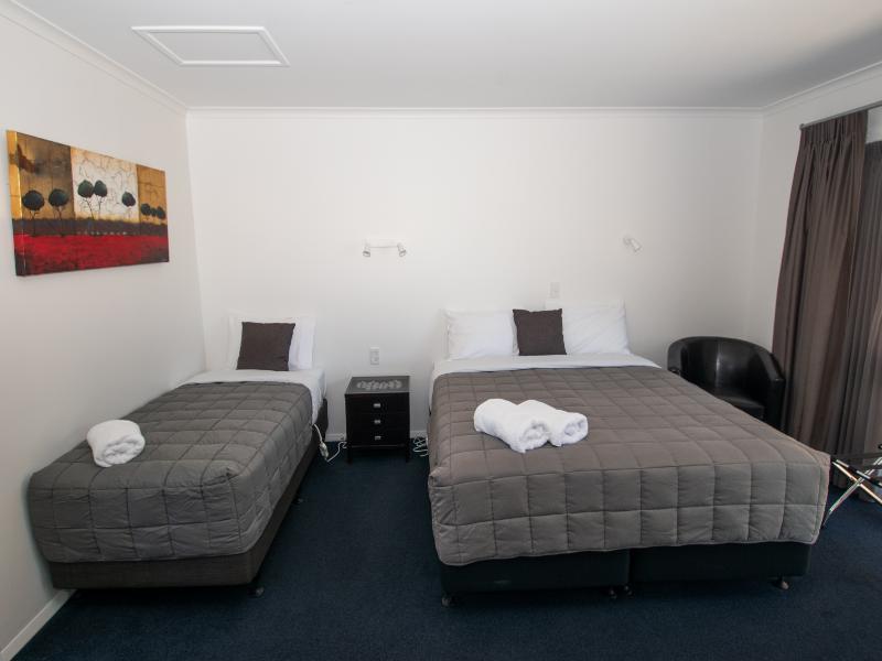 Middle Park Motel image