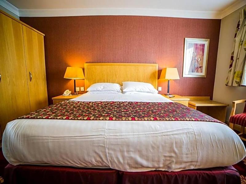 Curran Court Hotel image