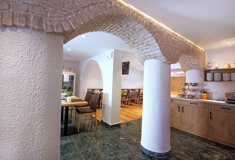 Alp Inn image