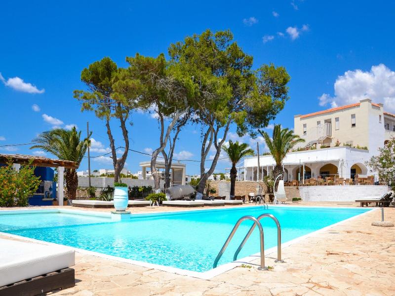 L'Approdo — exterior view