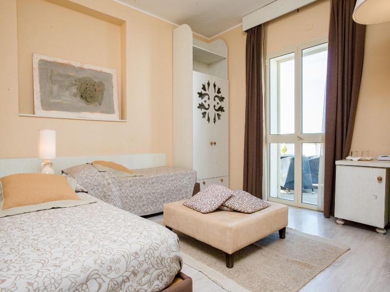 L'Approdo image