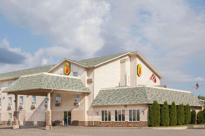 Super 8 by Wyndham Fort Frances