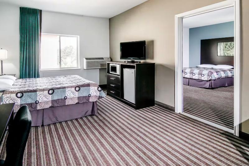 Super 8 by Wyndham Brenham TX image
