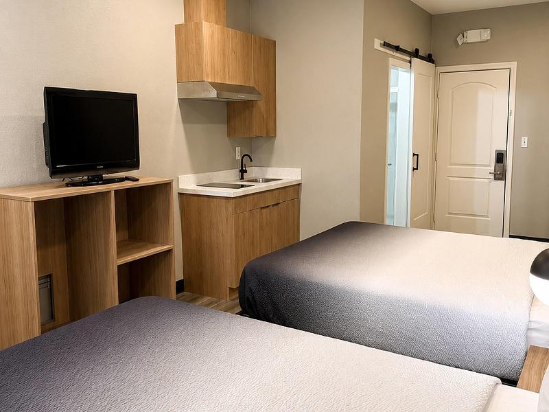 Super 8 by Wyndham Brenham TX image