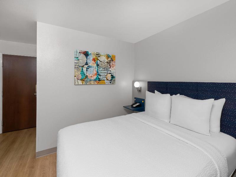 Microtel Inn & Suites By Wyndham Baton Rouge Airp image