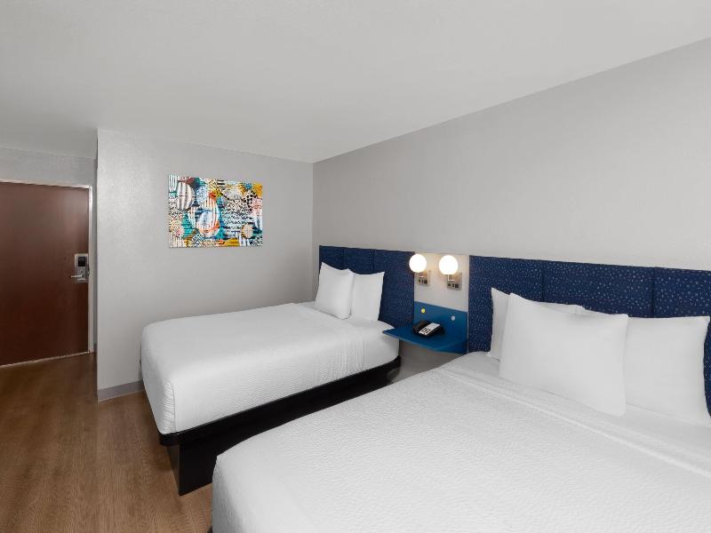 Microtel Inn & Suites By Wyndham Baton Rouge Airp image