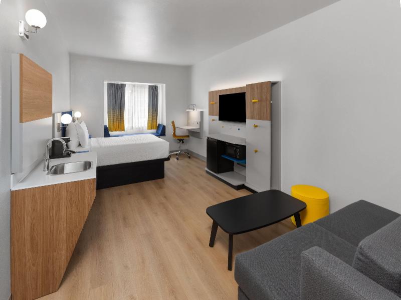 Microtel Inn & Suites By Wyndham Baton Rouge Airp image