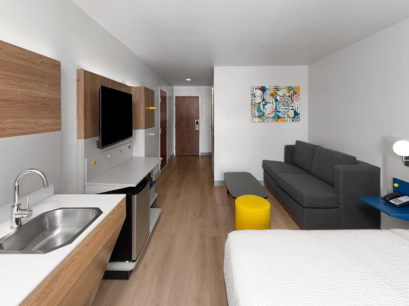 Microtel Inn & Suites By Wyndham Baton Rouge Airp image
