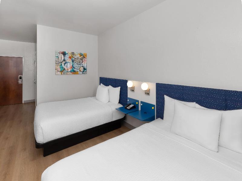 Microtel Inn & Suites By Wyndham Baton Rouge Airp image