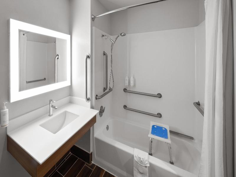 Microtel Inn & Suites By Wyndham Baton Rouge Airp image