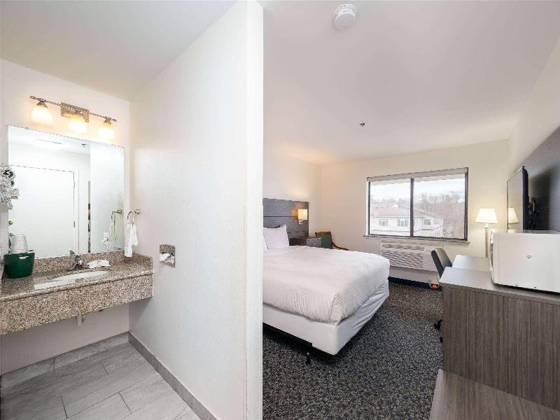 Baymont by Wyndham Bellingham image
