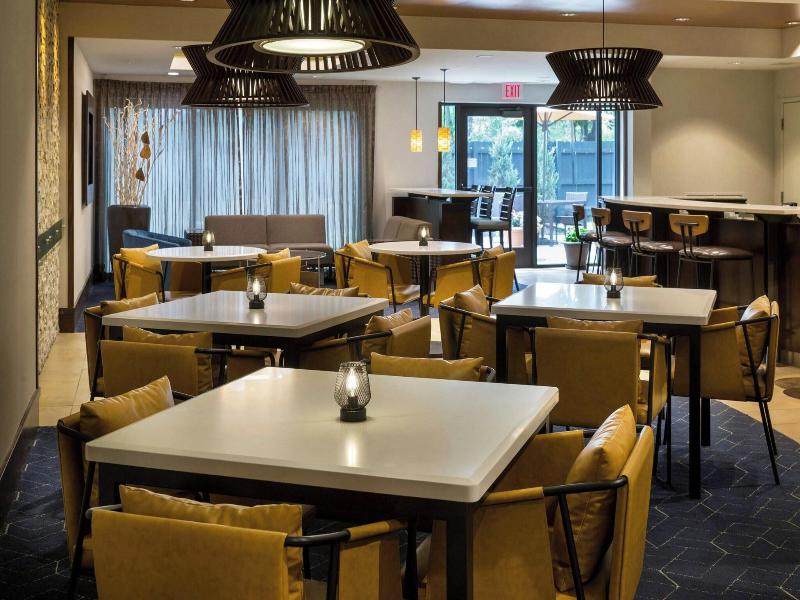 Courtyard by Marriott Buffalo Amherst/University image