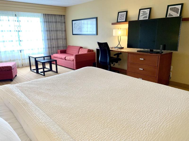 Courtyard by Marriott Buffalo Amherst/University image