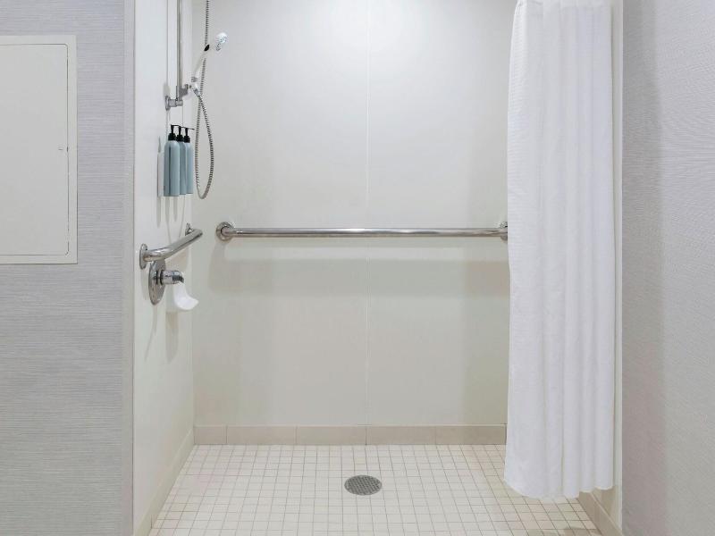 Courtyard by Marriott Buffalo Amherst/University image