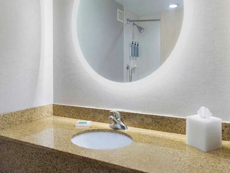 Courtyard by Marriott Buffalo Amherst/University image