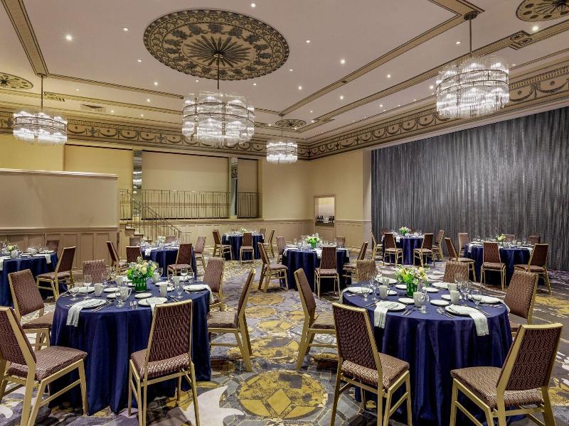 Sheraton Commander image