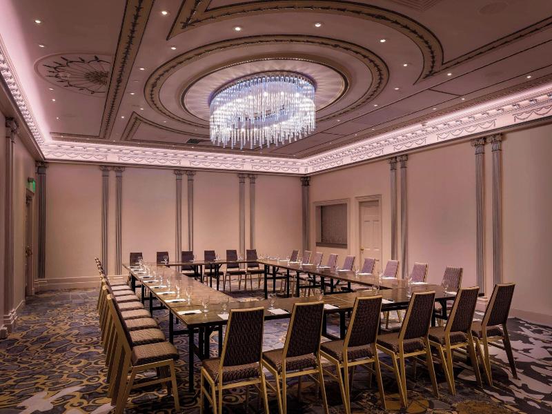 Sheraton Commander image