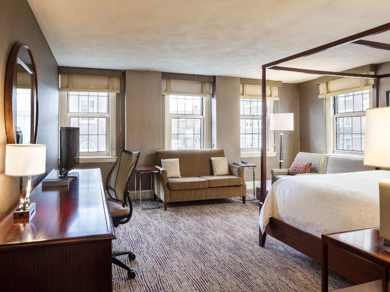 Sheraton Commander image