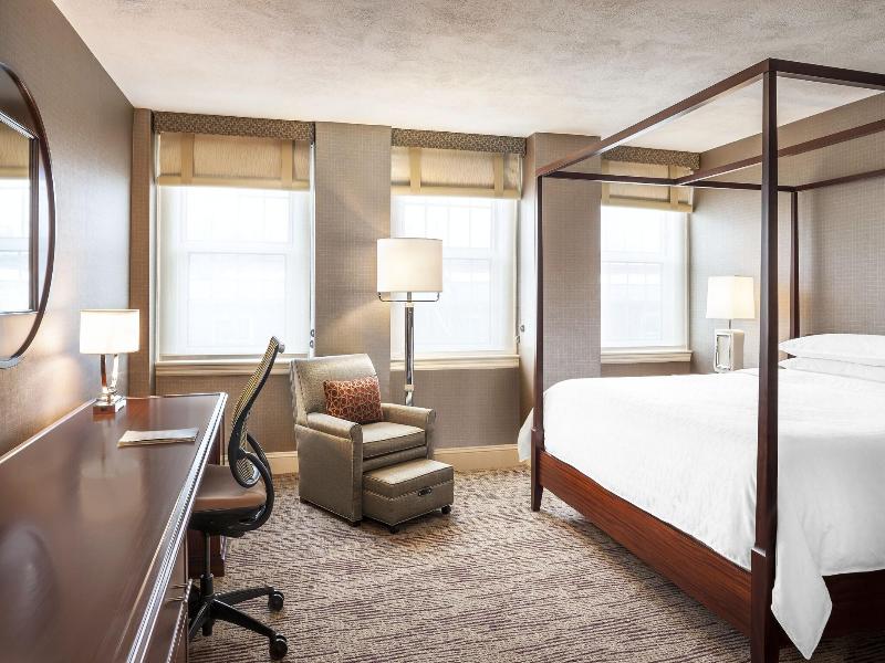Sheraton Commander image
