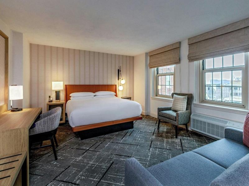 Sheraton Commander image