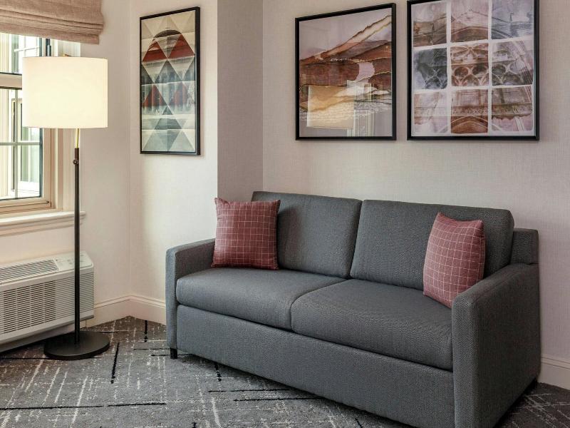 Sheraton Commander image