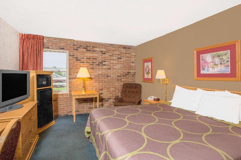 Super 8 by Wyndham Blytheville image 4