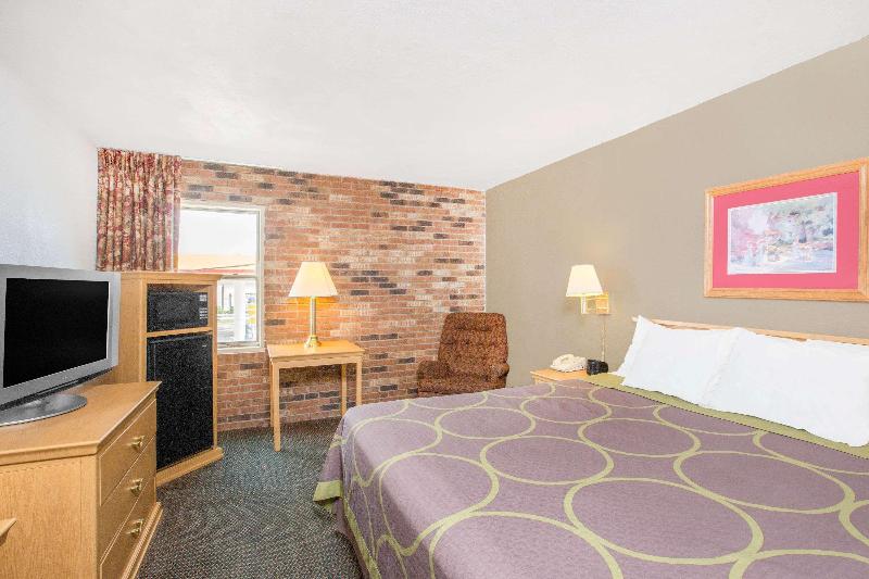 Super 8 by Wyndham Blytheville image