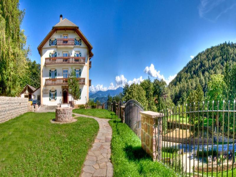 Waldquell Appartements image