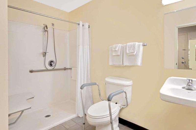 Days Inn by Wyndham Brookings image