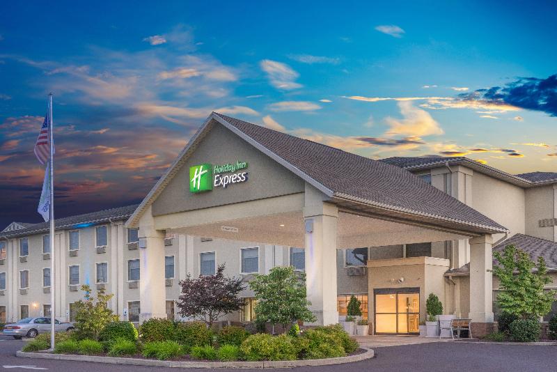 Holiday Inn Express Bloomsburg image