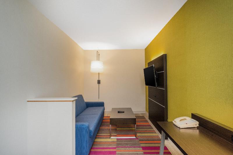 Holiday Inn Express Bloomsburg image