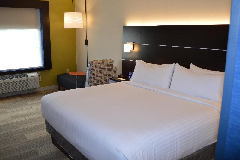 Holiday Inn Express Bloomsburg image