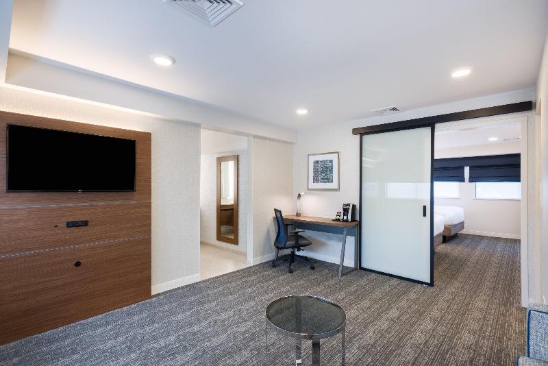 Holiday Inn Express Boston-Waltham By IHG image