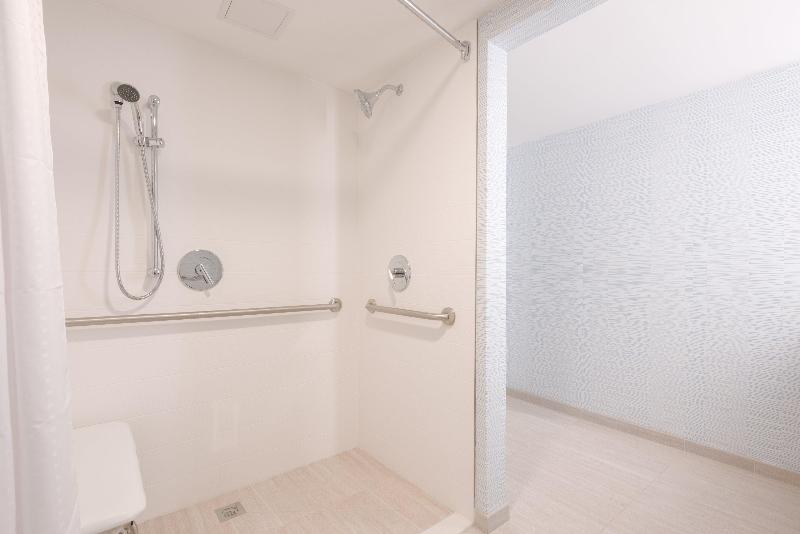 Holiday Inn Express Boston-Waltham By IHG image