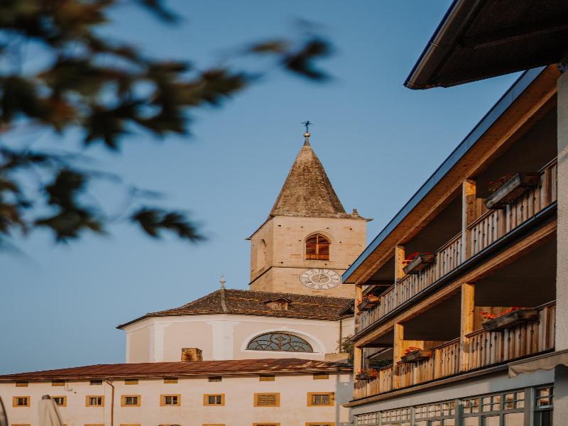 Gasthof zum Hirschen image
