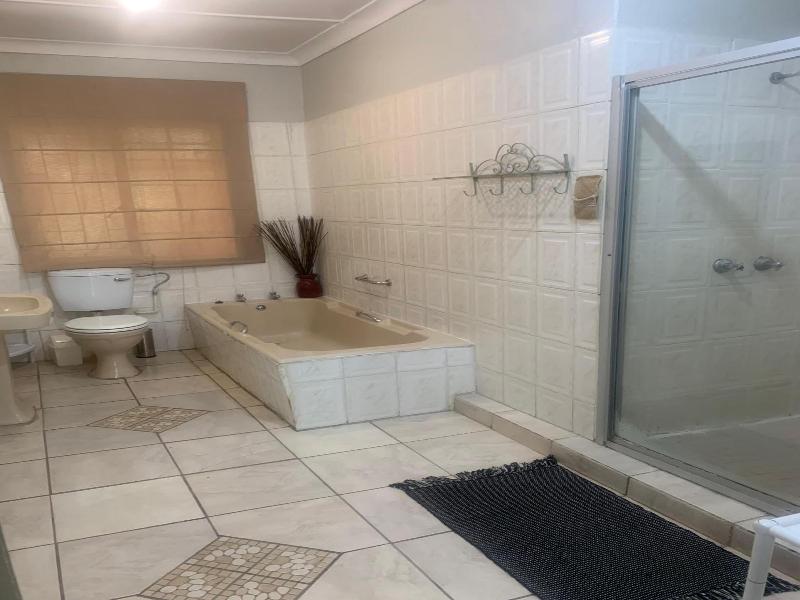 B&B at Bloem image