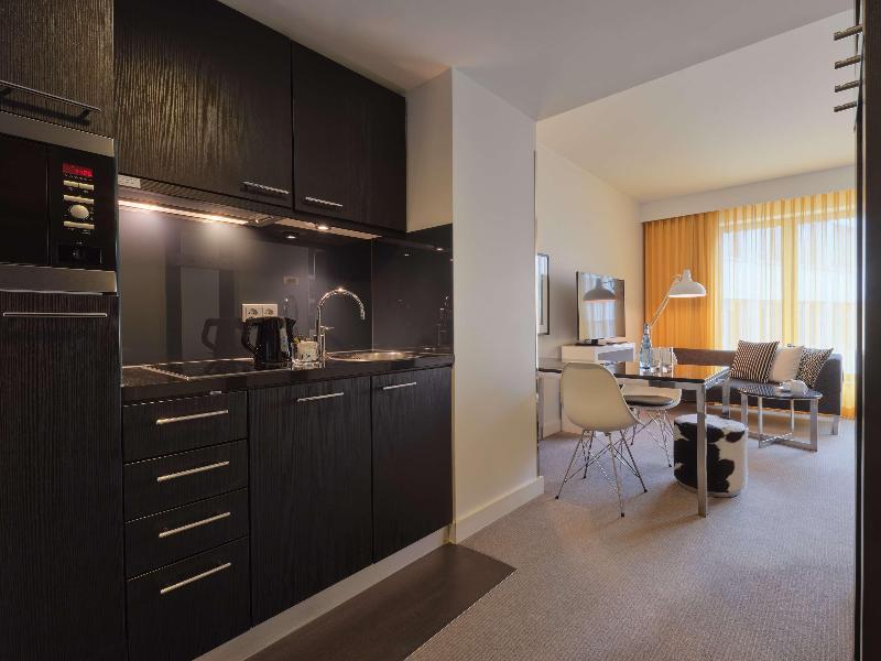 Adina Apartment Hotel Berlin Hackescher Markt image