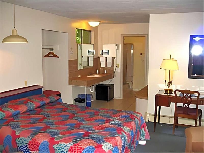 Parker's Motel image