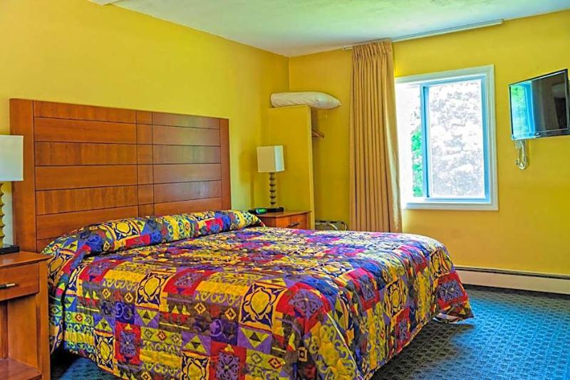 Parker's Motel image