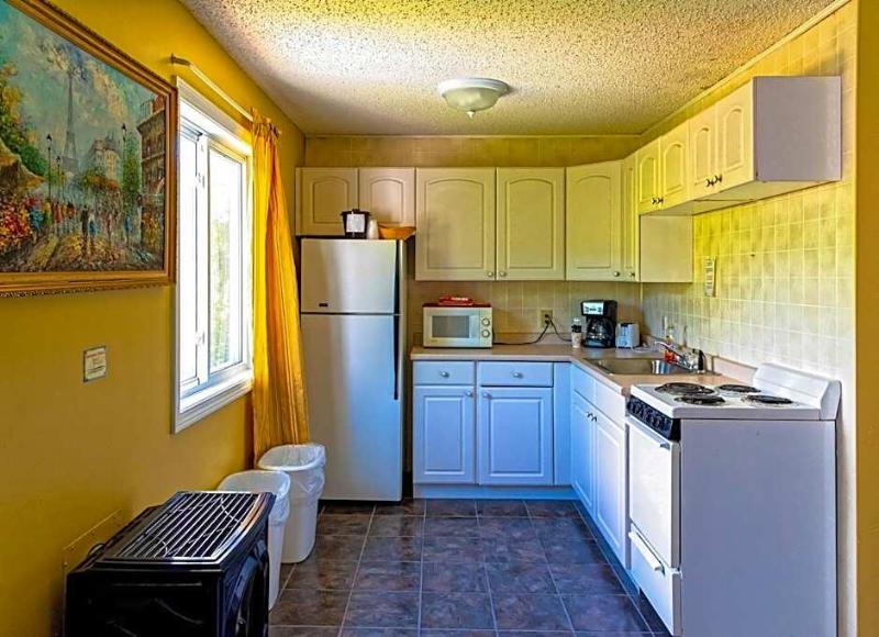 Parker's Motel image