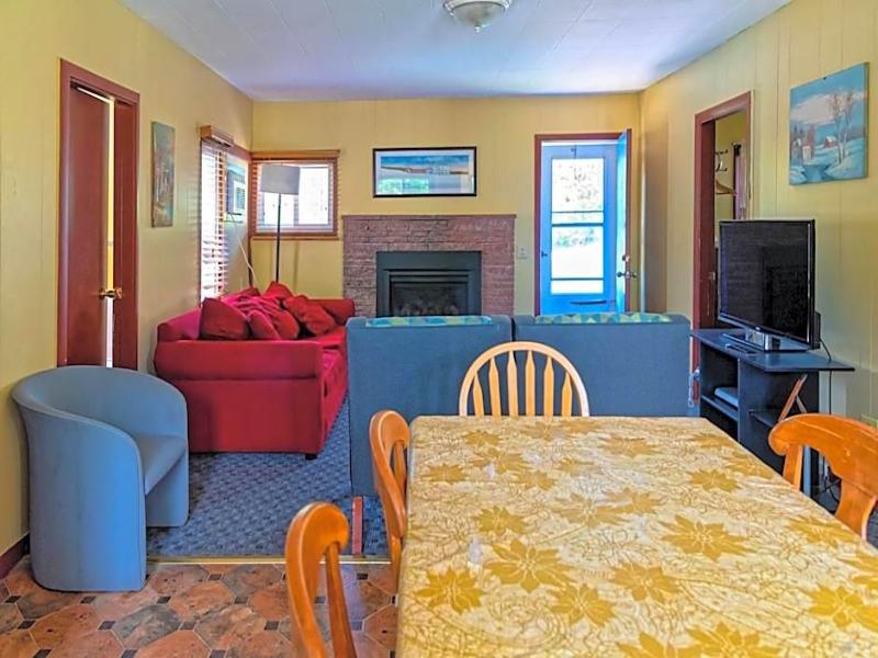 Parker's Motel image