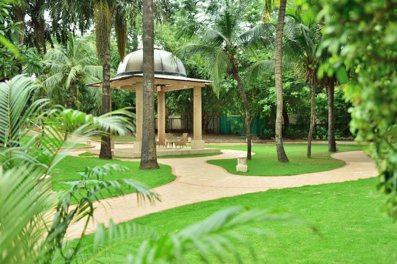 Lakeside Chalet, Mumbai - Marriott Executive Apt