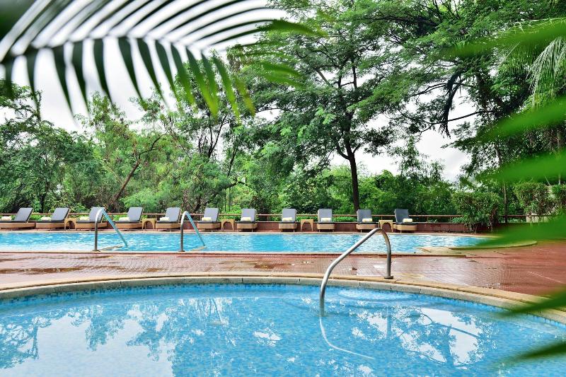 Lakeside Chalet, Mumbai - Marriott Executive Apt