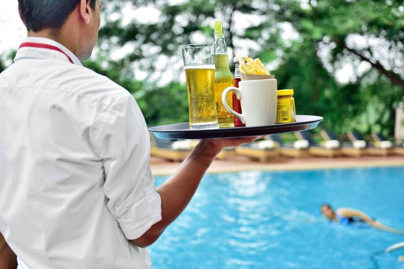 Lakeside Chalet, Mumbai - Marriott Executive Apt