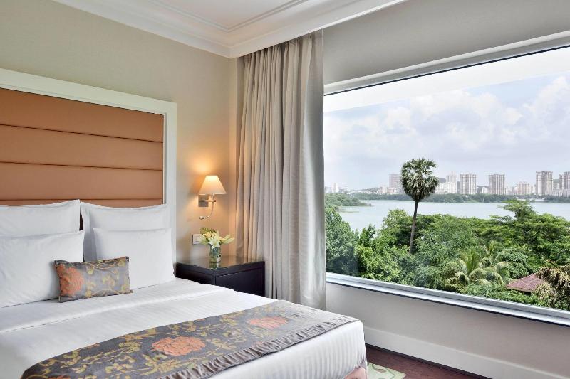 Lakeside Chalet, Mumbai - Marriott Executive Apt