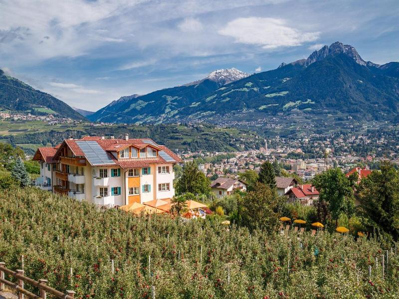 Landhaus Hotel Kristall image